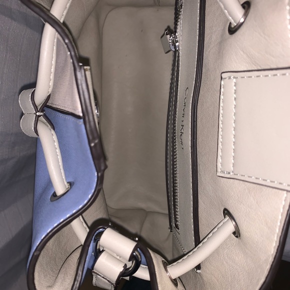 Calvin Klein cross body tote bag - Picture 3 of 5